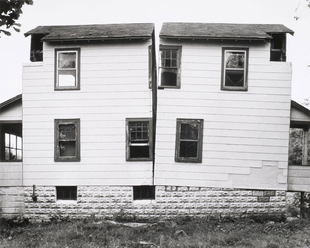 Gordon Matta-Clark, Splitting, 1974